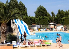 室外泳池、暖水池