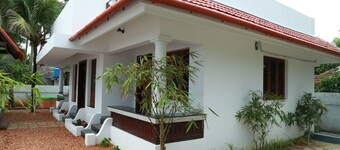   THE BEACH HOME, SERVICED VILLA,Alleppey Beach