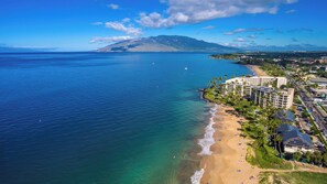 Beach nearby - 1BR Top Floor Beachfront Stunning Views and Poolside Fun  Kihei Kai Nani (Kihei)
