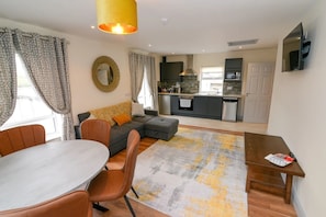 Family Suite | Individually decorated, individually furnished, blackout drapes - Lodge at The Old Barracks (Athenry)