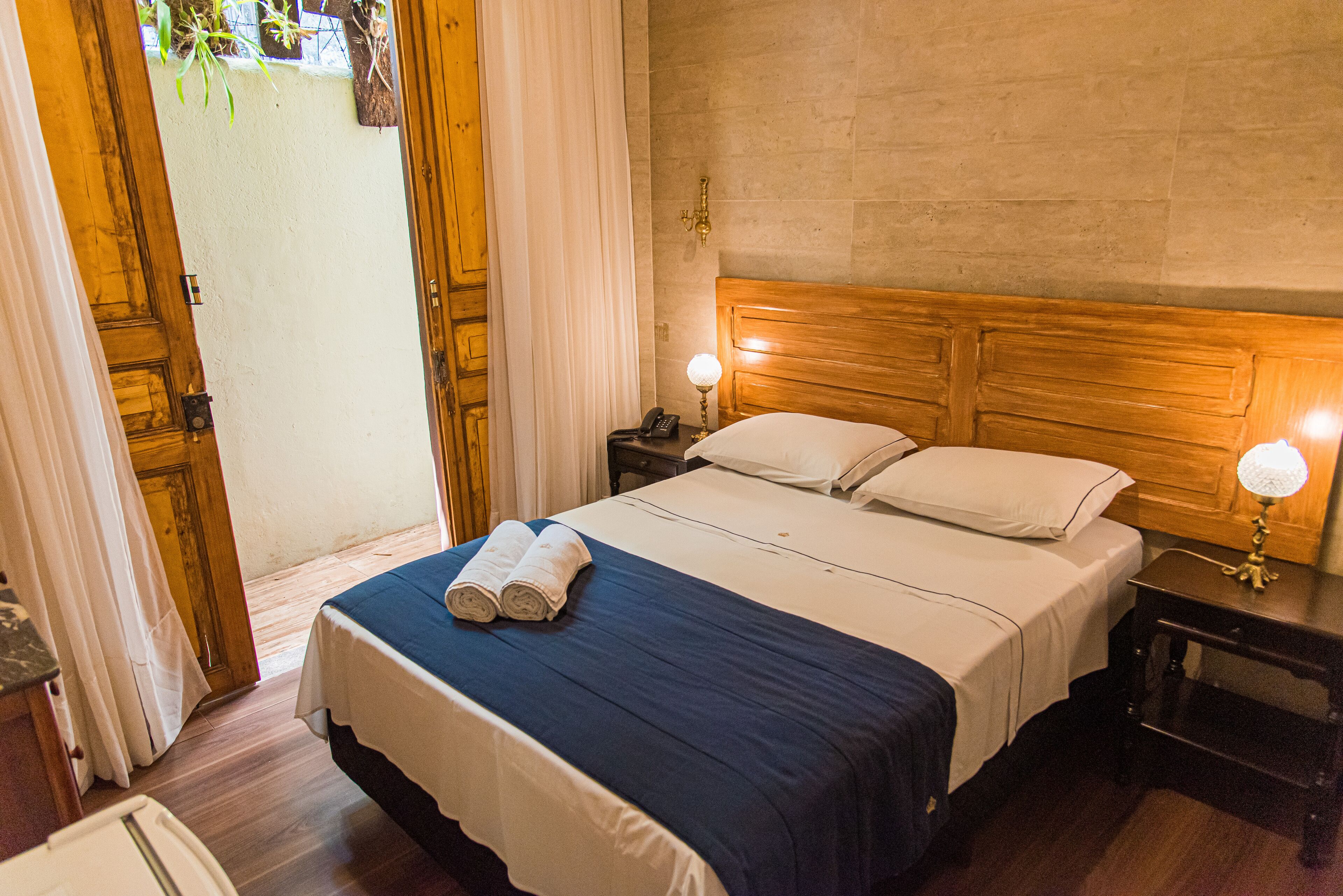 Minibar, Wi-Fi gratuit, draps fournis