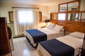 Standard Triple Room | Minibar, free WiFi, bed sheets - Pousada Dom Petrópolis (Petrópolis)