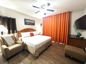 3 bedrooms, desk, iron/ironing board, travel crib - 365 Sunshine of Yuma (3 bedrooms & 2.5 bath) (Yuma)