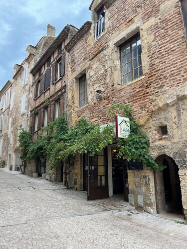 LE CIREYSOU: 300 Jahre alt. Bauernhaus, toller priv. Pool (16*7M), 6000m² Garten