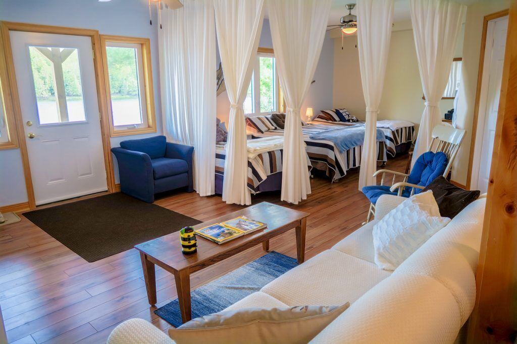 Year round hot tub! We sit a mere15 feet back from the edge of Lake of Bays!