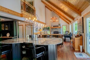 Dining - Year round hot tub! So MUCH SNOW! Snowmobile Rentals close by (Dwight)