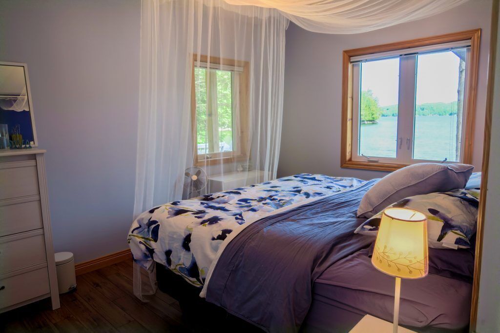 Year round hot tub! We sit a mere15 feet back from the edge of Lake of Bays!