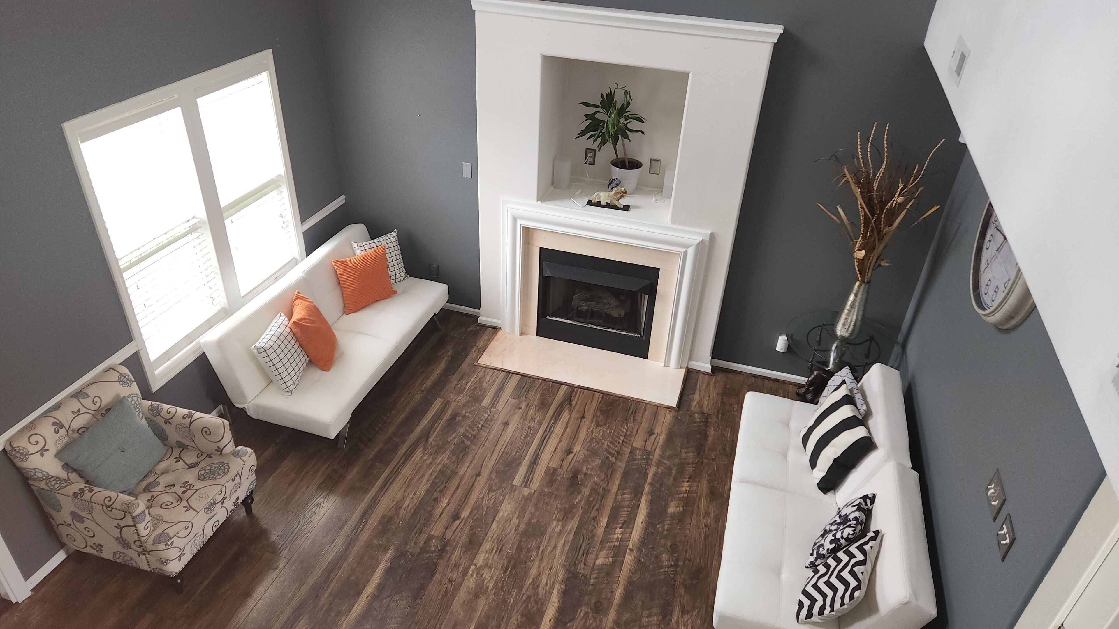 Télévision, cheminée