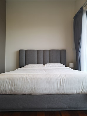 WiFi, bed sheets