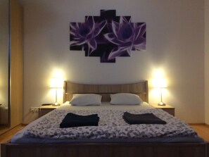 1 bedroom, in-room safe, iron/ironing board, WiFi