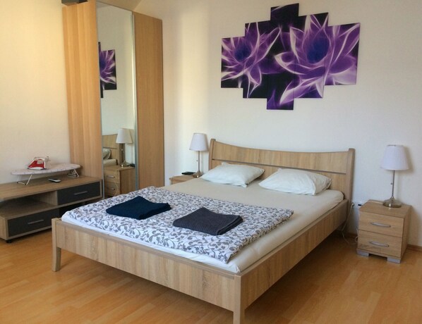 1 chambre, coffres-forts dans les chambres, fer et planche Ă repasser