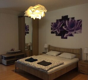 1 bedroom, in-room safe, iron/ironing board, WiFi