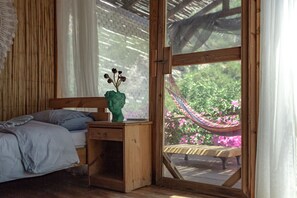 Bungalow (Multiple Beds for 3 guests, BLUES) | 1 chambre, literie de qualité supérieure, Wi-Fi gratuit, draps fournis