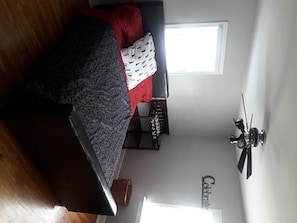 3 bedrooms, in-room safe, iron/ironing board, WiFi