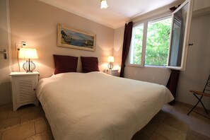 4 bedrooms, iron/ironing board, free WiFi