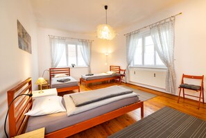 2 chambres, fer et planche à repasser, Wi-Fi, draps fournis