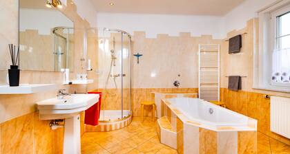 Cozy & spacious 142m² apartment for up to 5 people