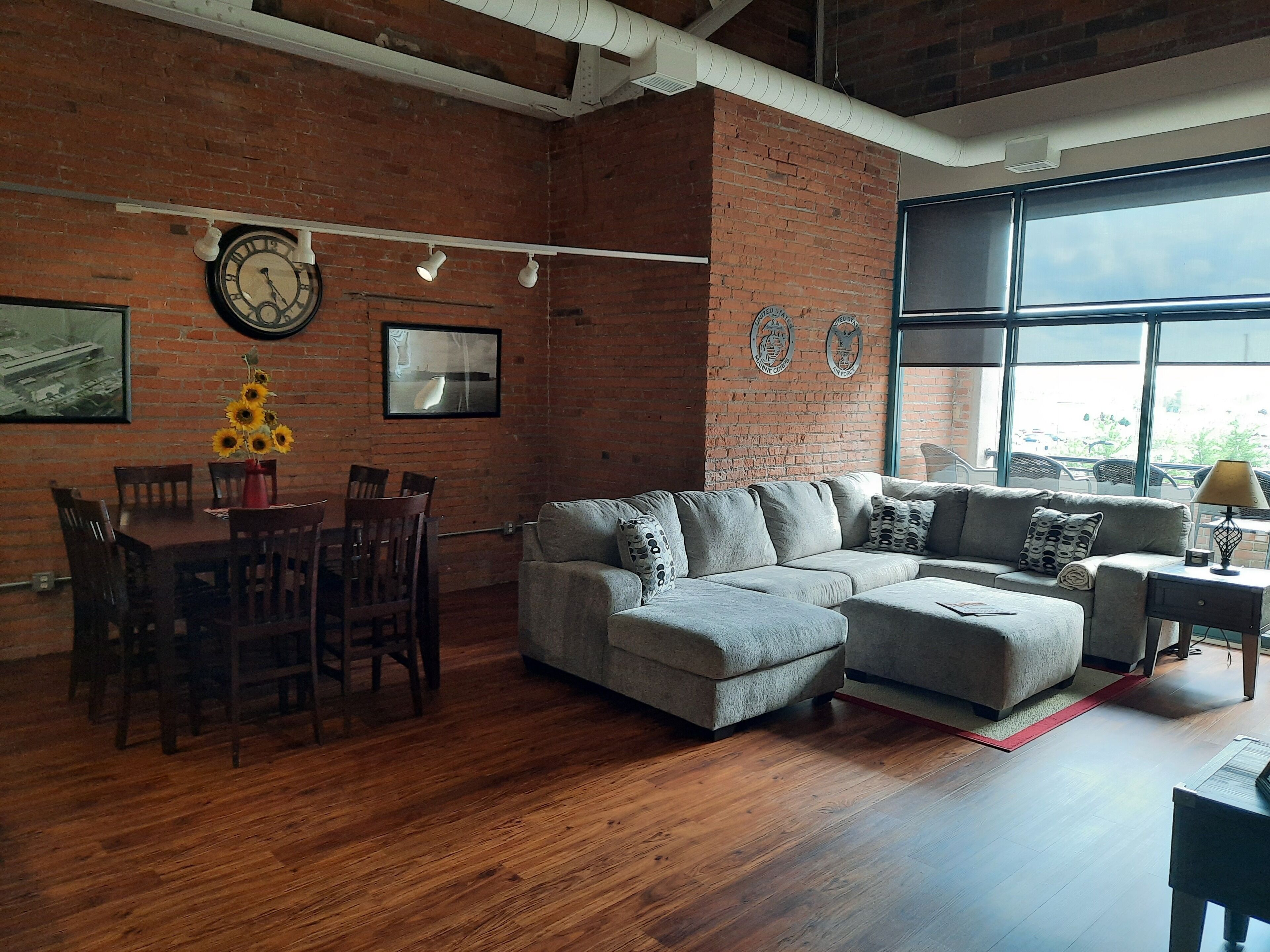 Beautiful Condo on Lake Erie<br>Sleeps 11  8 beds