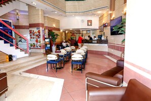 Reception - Queen's Hotel (Dubai)