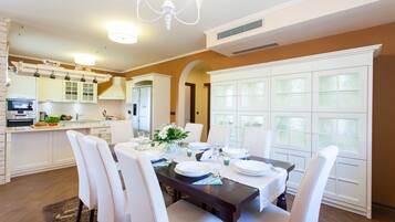 Family Villa, Multiple Beds | In-room dining