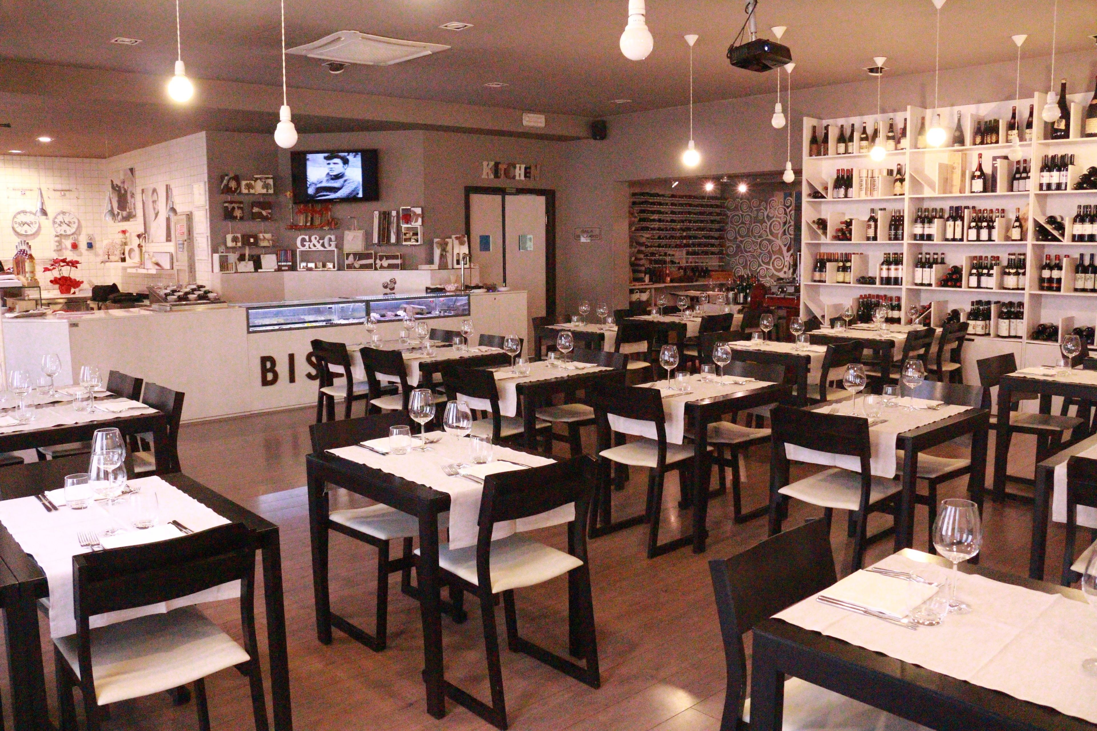 lunch and dinner served, italian cuisine