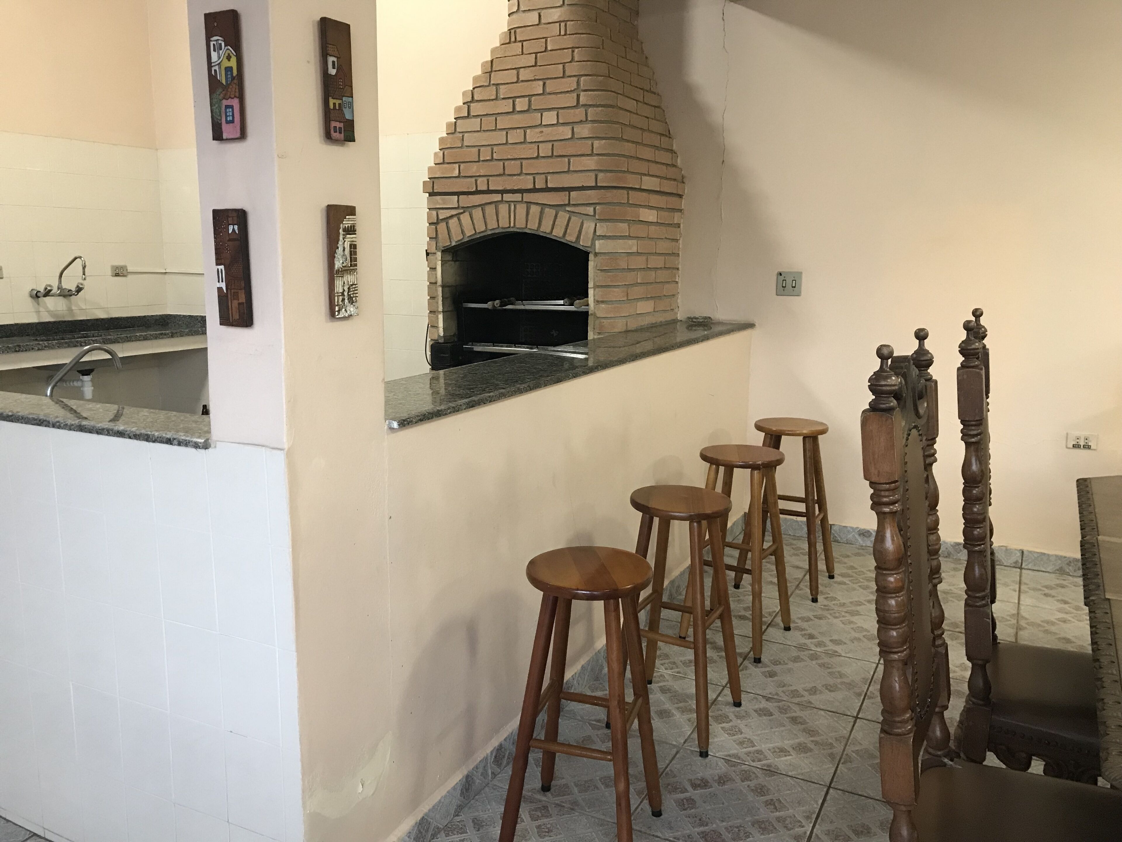 HIGH STANDARD, 6 SUITES WITH AIR CONDIC, LARGE POOL, PRIVILEGED LOCATION