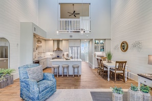 Interior - Chic, Coastal Penthouse@Cinnamon Shore near Eateries, Pool & Town Center! (Port Aransas)