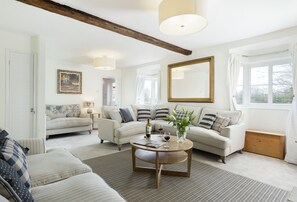TV, fireplace, DVD player