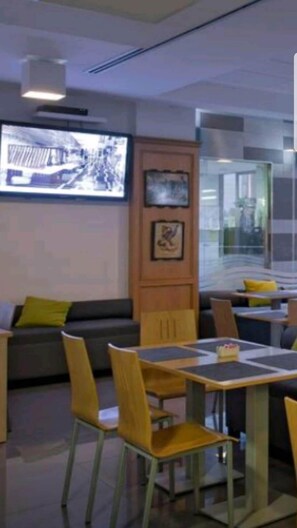 Apartment, 1 Bedroom, Balcony | Living area | Flat-screen TV - Apartamento turistico (Alicante)