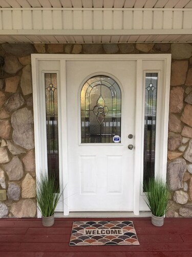 Family-friendly, 3 Bedroom Cottage, close to all Pigeon Forge attractions! 