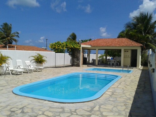 Familienhaus, Schwimmbäder, rollstuhlgerecht, 80 Meter vom Meer entfernt, Lucena / Camacari