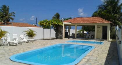 Familienhaus, Schwimmbäder, rollstuhlgerecht, 80 Meter vom Meer entfernt, Lucena / Camacari