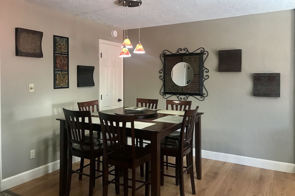 Ski In/Ski Out Condo 2 bed 2 bath at GIANT STEPS-Winter & Summer FUN!