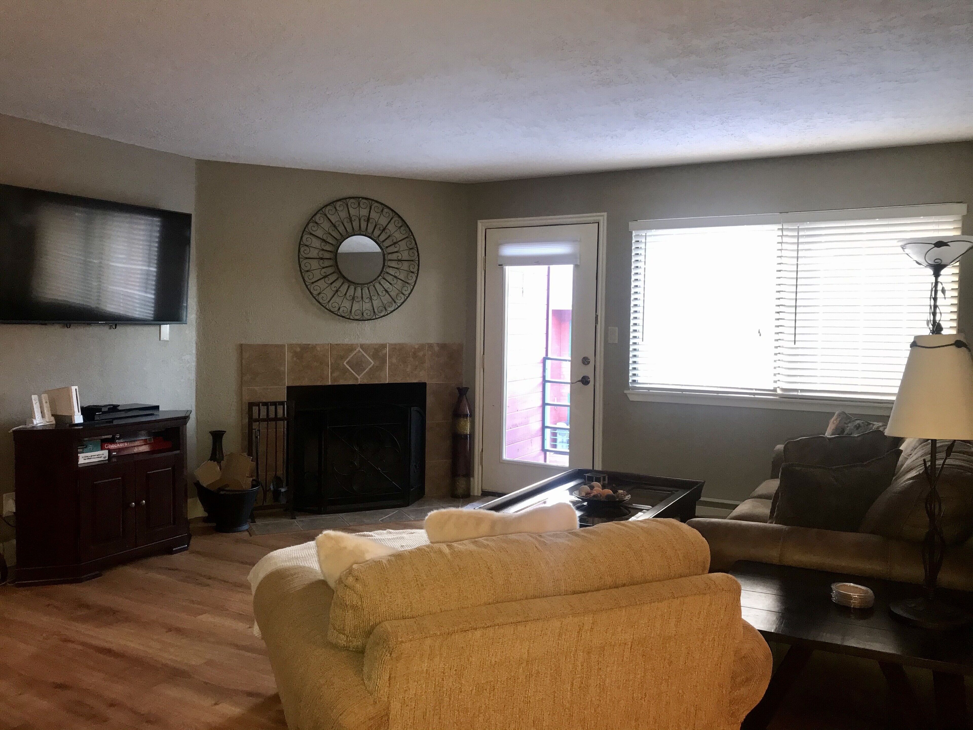  Ski In/Ski Out Condo 2 bed 2 bath at GIANT STEPS-Winter & Summer FUN!