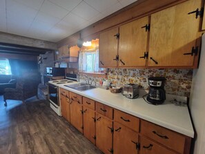 Fridge, microwave, oven, stovetop - Near Munising and close to Pictured Rocks, Lake Superior, Casino and More! (Christmas)