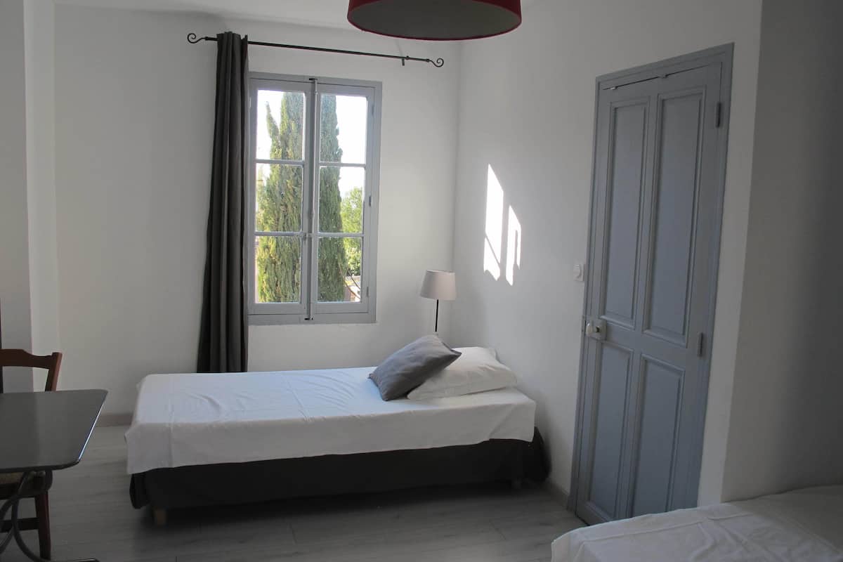 classic triple room, ensuite (1)