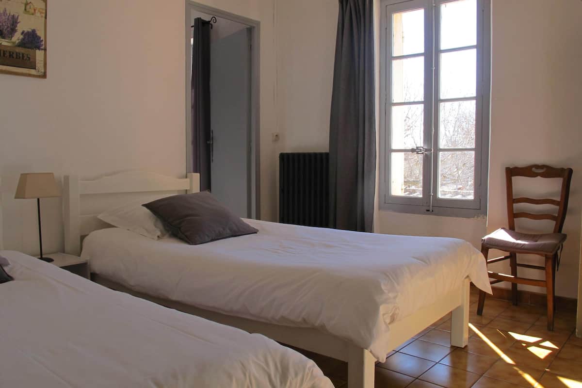 quadruple room, private bathroom