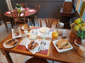Alimentos y bebidas