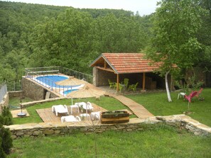 Outdoor dining - Heppins Vichovets Veliko Tarnovo (Bukovetc)