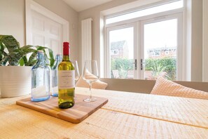 Interior - Lovely 6 rooms Hse Slp 11 Manchester airport city (Wythenshawe)