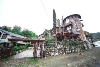 Гостиница, ресторан ,,Tomas sakhli"