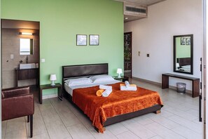 3 Schlafzimmer, Bügeleisen/Bügelbrett, Reisekinderbett, kostenloses WLAN