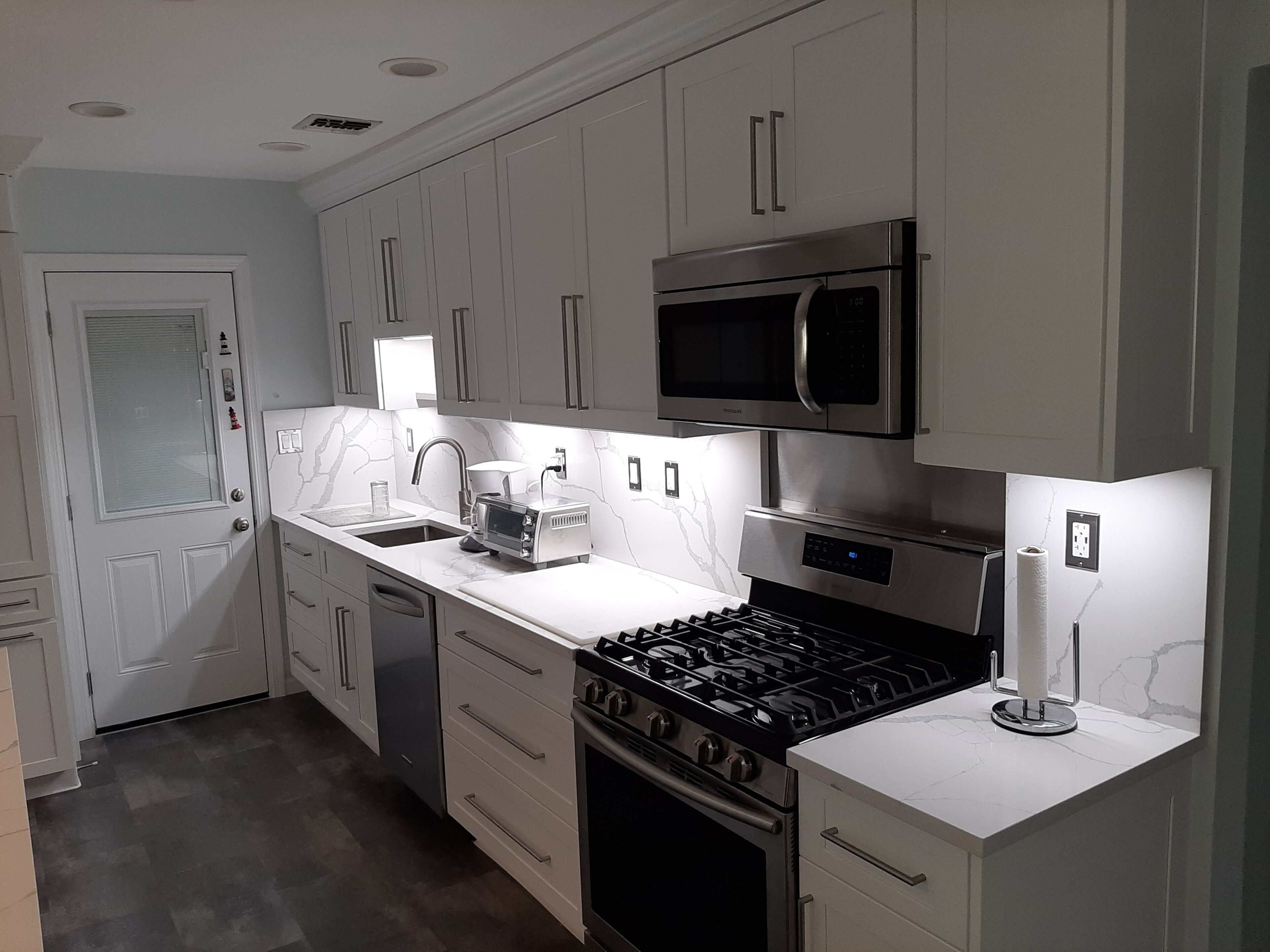 Relaxing Smith Point Beach House on private canal 