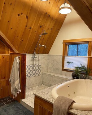 Dusche, Whirlpool, Haartrockner, Bidet
