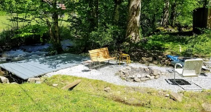 Viehättävä, rauhallinen ja rannan vieressä!  Alarka Peaceful Creek -mökki - Bryson City