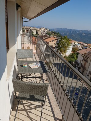 Panoramic-Apartment, 1 Schlafzimmer, Bergblick | Balkon