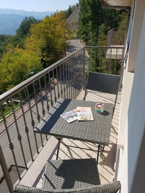 Apartamento panorámico, 1 habitación, vistas a la montaña | Balcón