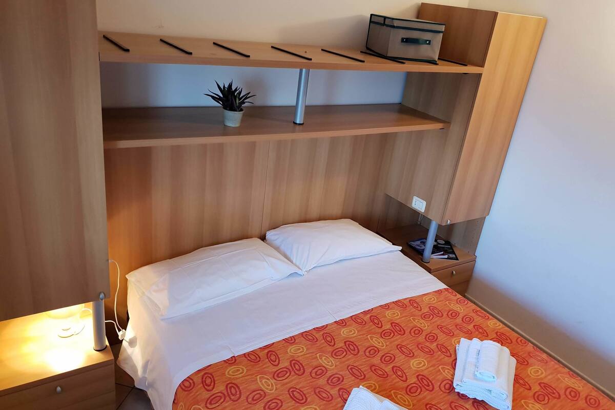 Panoramic Apartment, 1 Bedroom, Mountain View | Bed sheets
