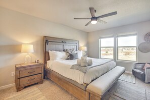 3 bedrooms, desk, iron/ironing board, travel crib