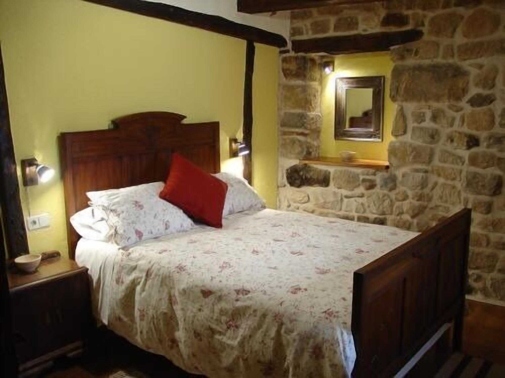Self catering El Racó de les Grases for 8 people